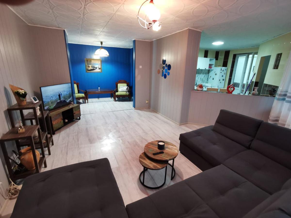 Noah Apartment Uricani  Buitenkant foto